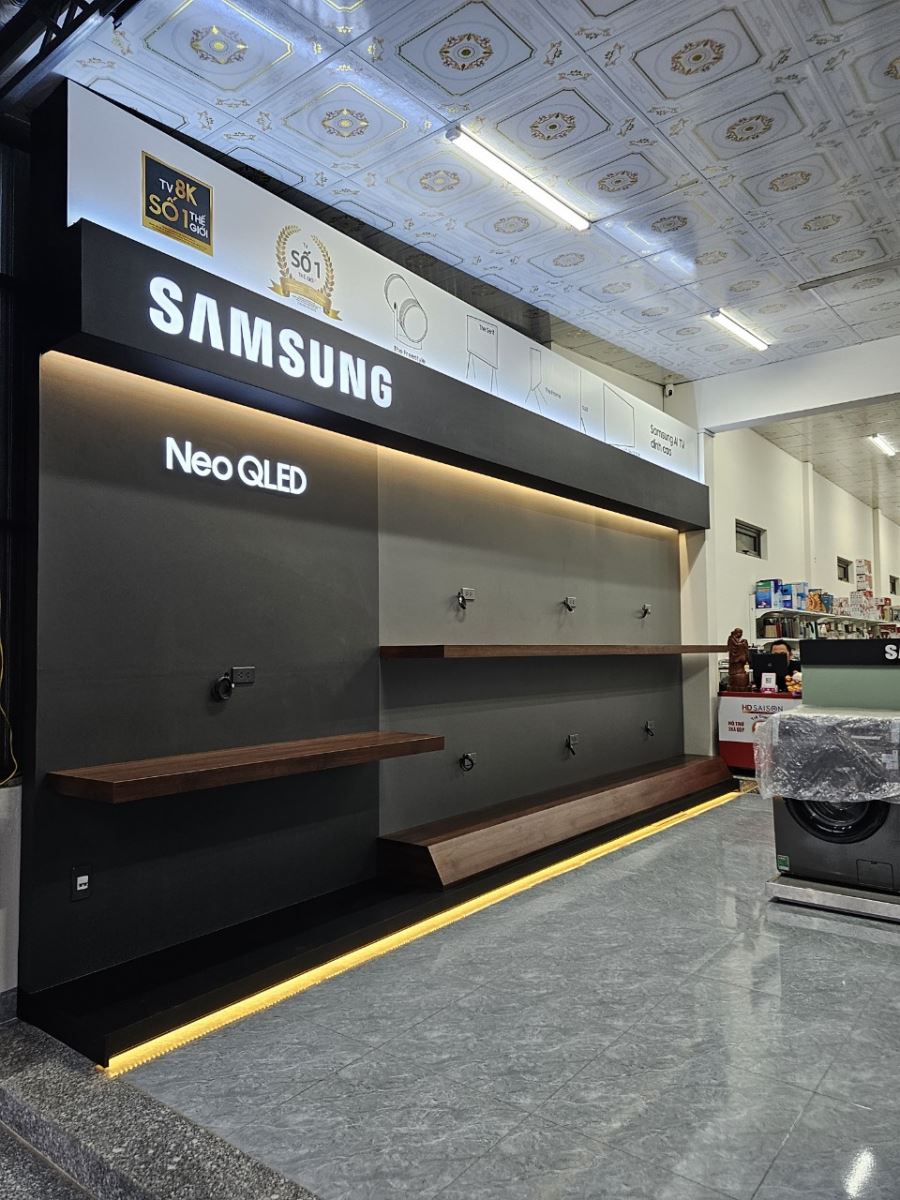 VÁCH TRƯNG BÀY CHO HỆ THỐNG SAMSUNG